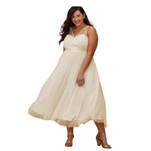👰‍♀️💍NWT 🆕 TORRID IVORY MESH FAUX PEARL TEA-LENGTH WEDDING DRESS